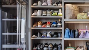 Os truques que sempre dão certo para limpar chinelo branco